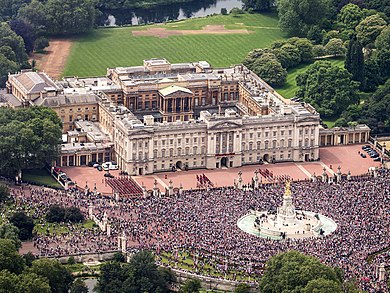 Buckingham Palace</a><br> by <a href='/profile/Bling-King/'>Bling King</a>